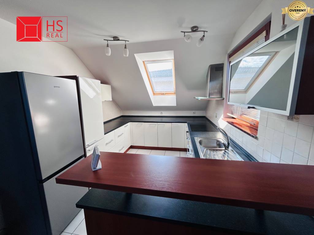 Prenájom podkrovného 3i bytu s AC v NZ.