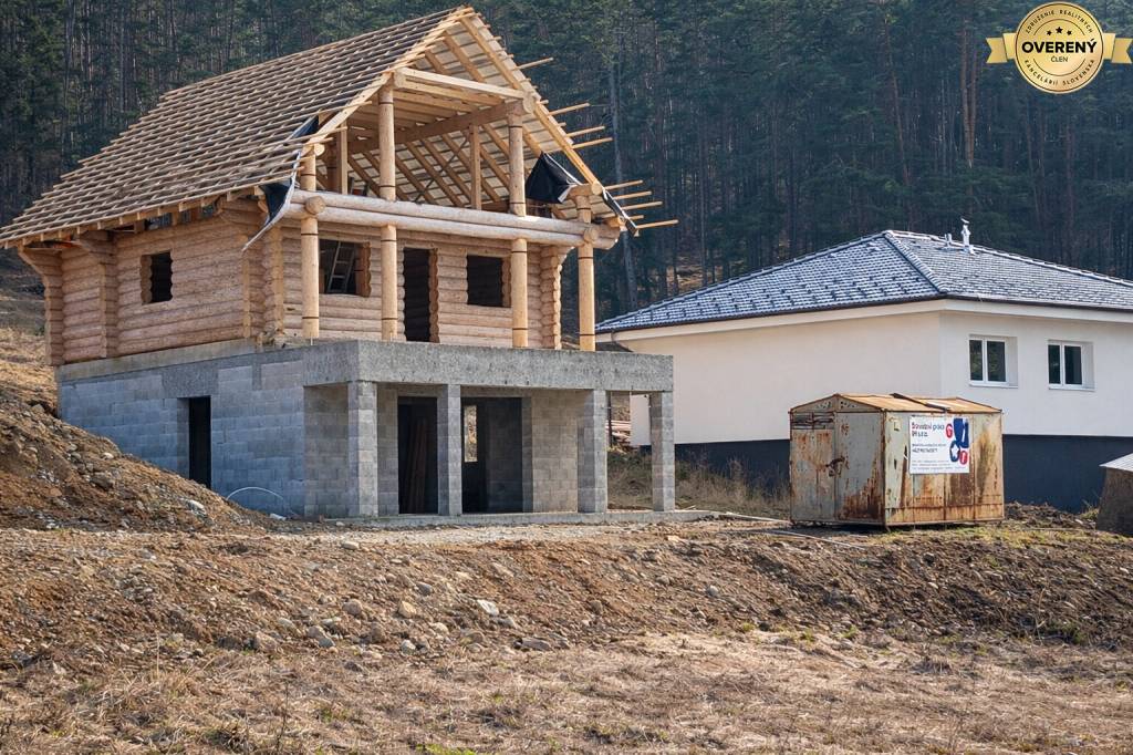 NA PREDAJ - Necpaly - Zrubový dom (hrubá stavba) 