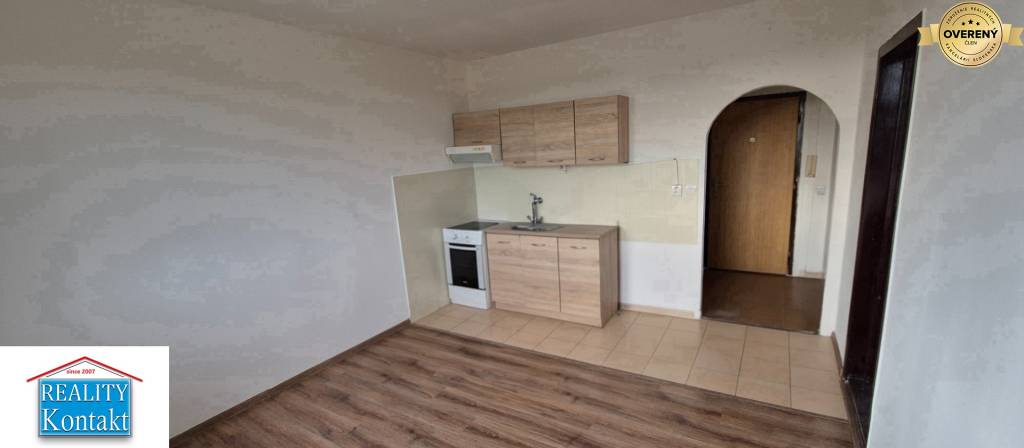 Na prenájom 1 izbový byt s balkónom 36m2 Nábrežná Nové Zámky