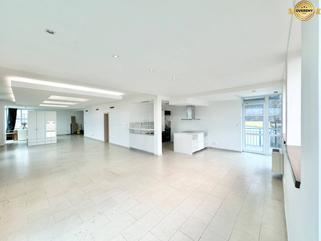 Prenájom Iný Iný-Prenájom-Teplička nad Váhom-645.00 €