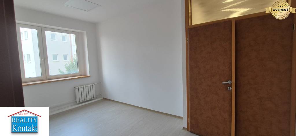 Na prenájom kancel. priestory 28-60 m2 a obch.priest.128m2- Nové Zámky