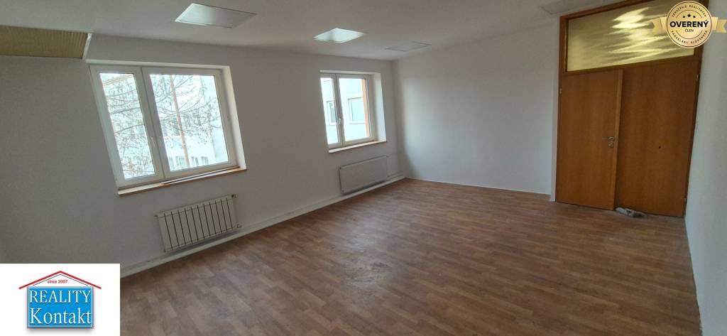 Na prenájom kancel. priestory 28-60 m2 a obch.priest.128m2- Nové Zámky