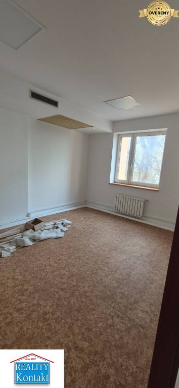 Na prenájom kancel. priestory 28-60 m2 a obch.priest.128m2- Nové Zámky