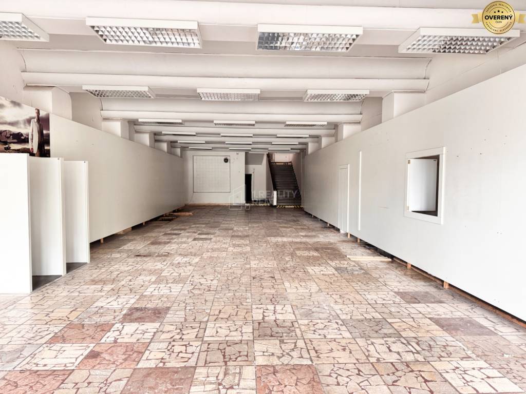 Na prenájom obchodné priestory 667 m2 v centre - Žilina
