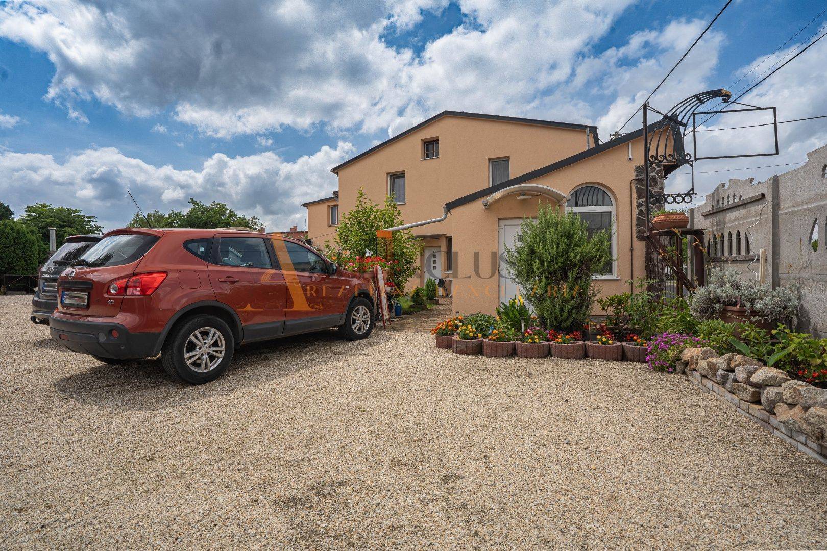 External property image