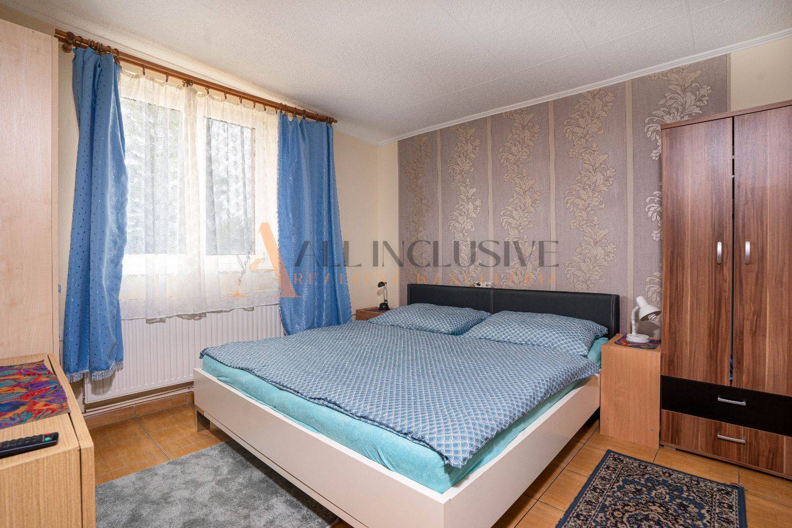 External property image