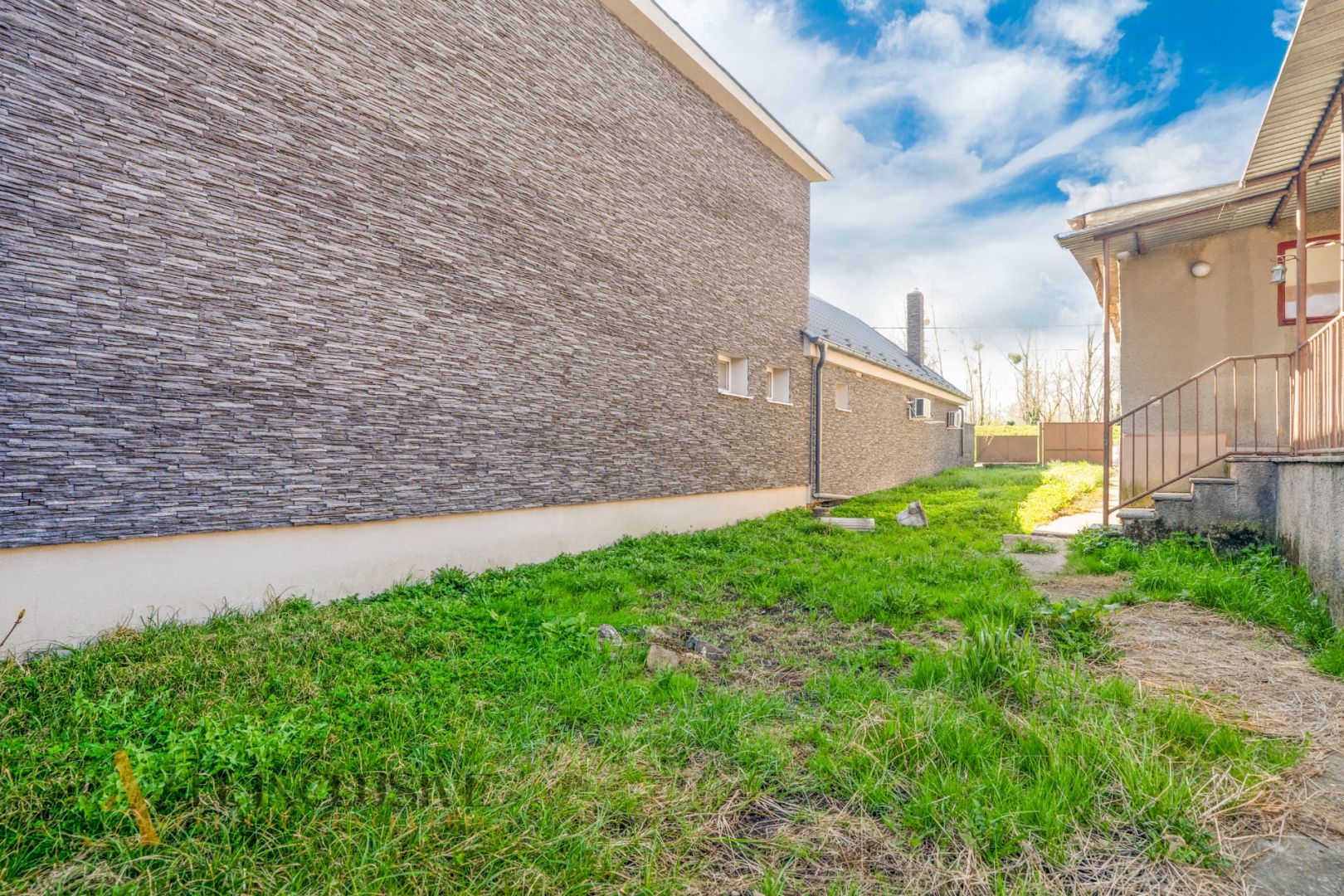 External property image