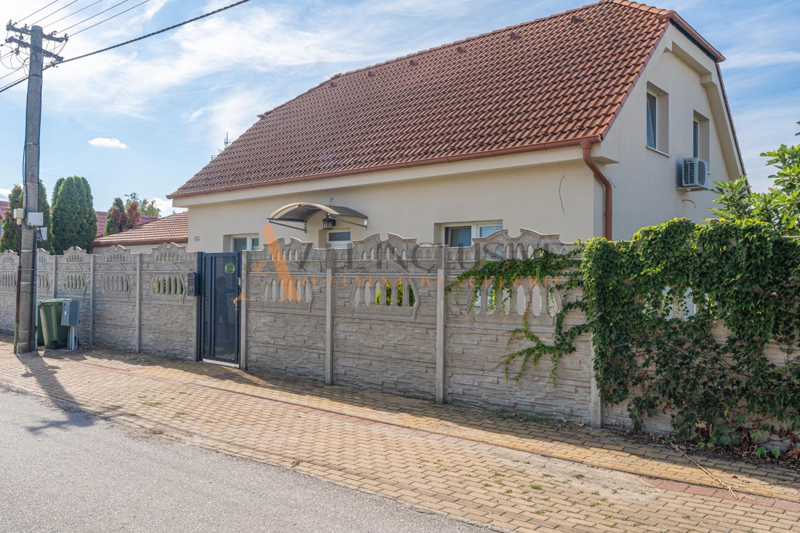 External property image