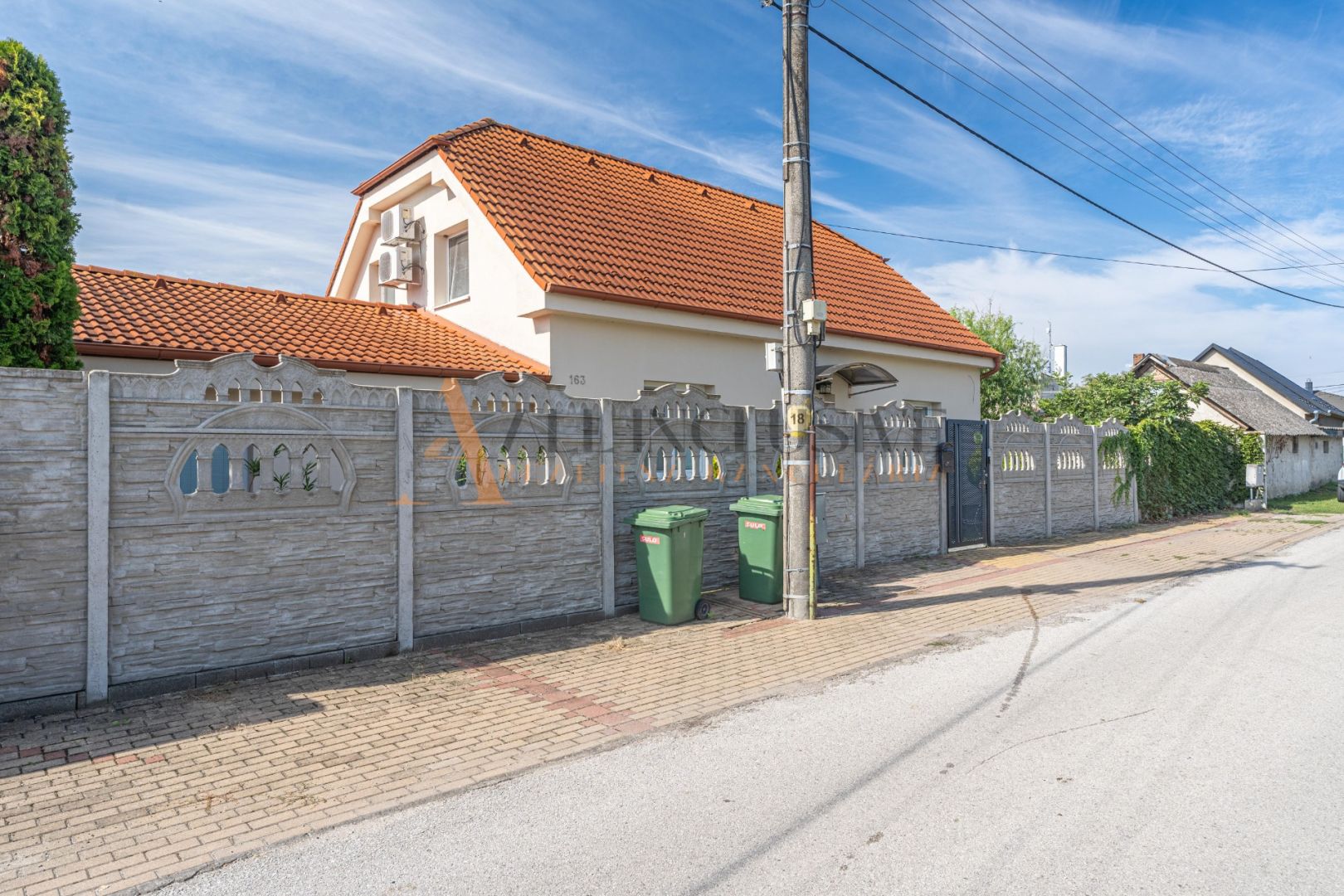 External property image