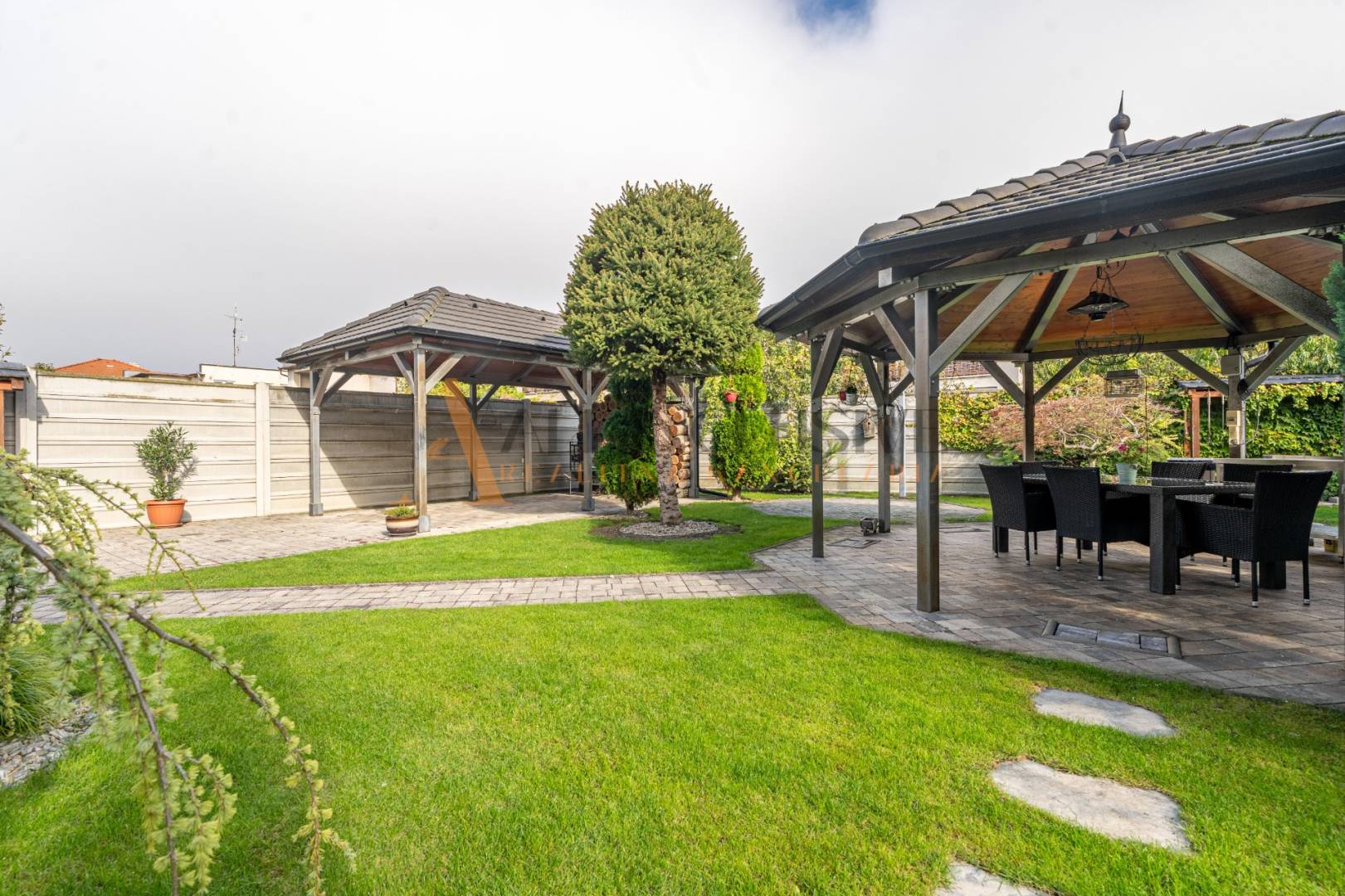 External property image