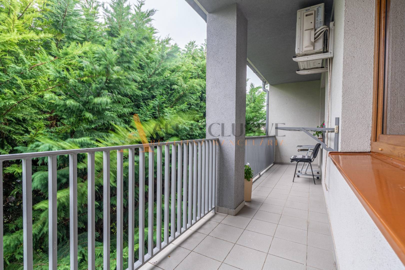 External property image