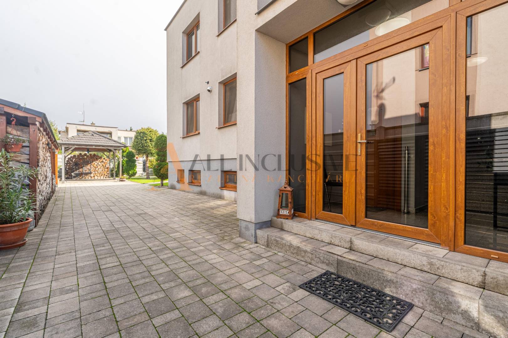 External property image