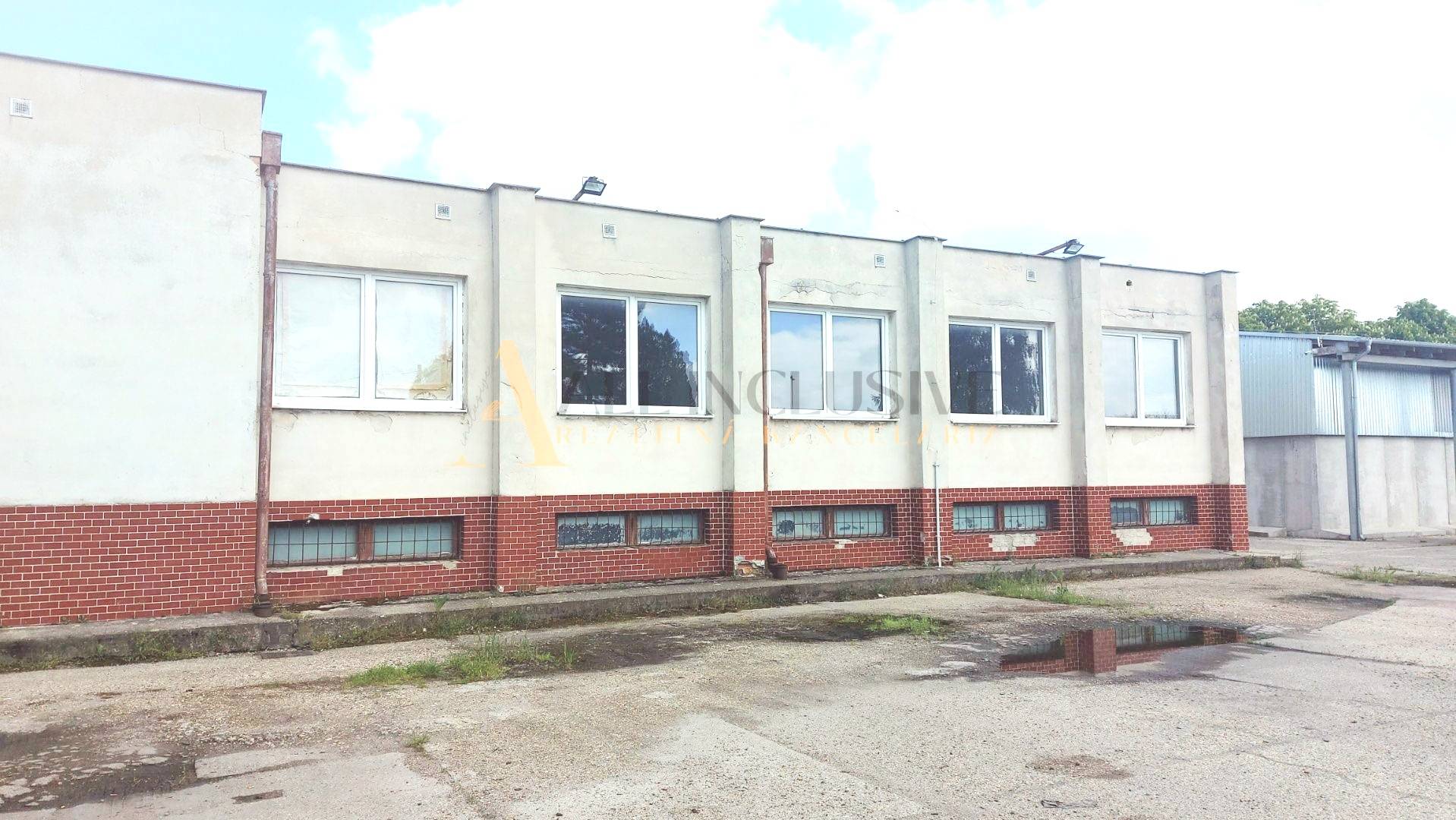 External property image