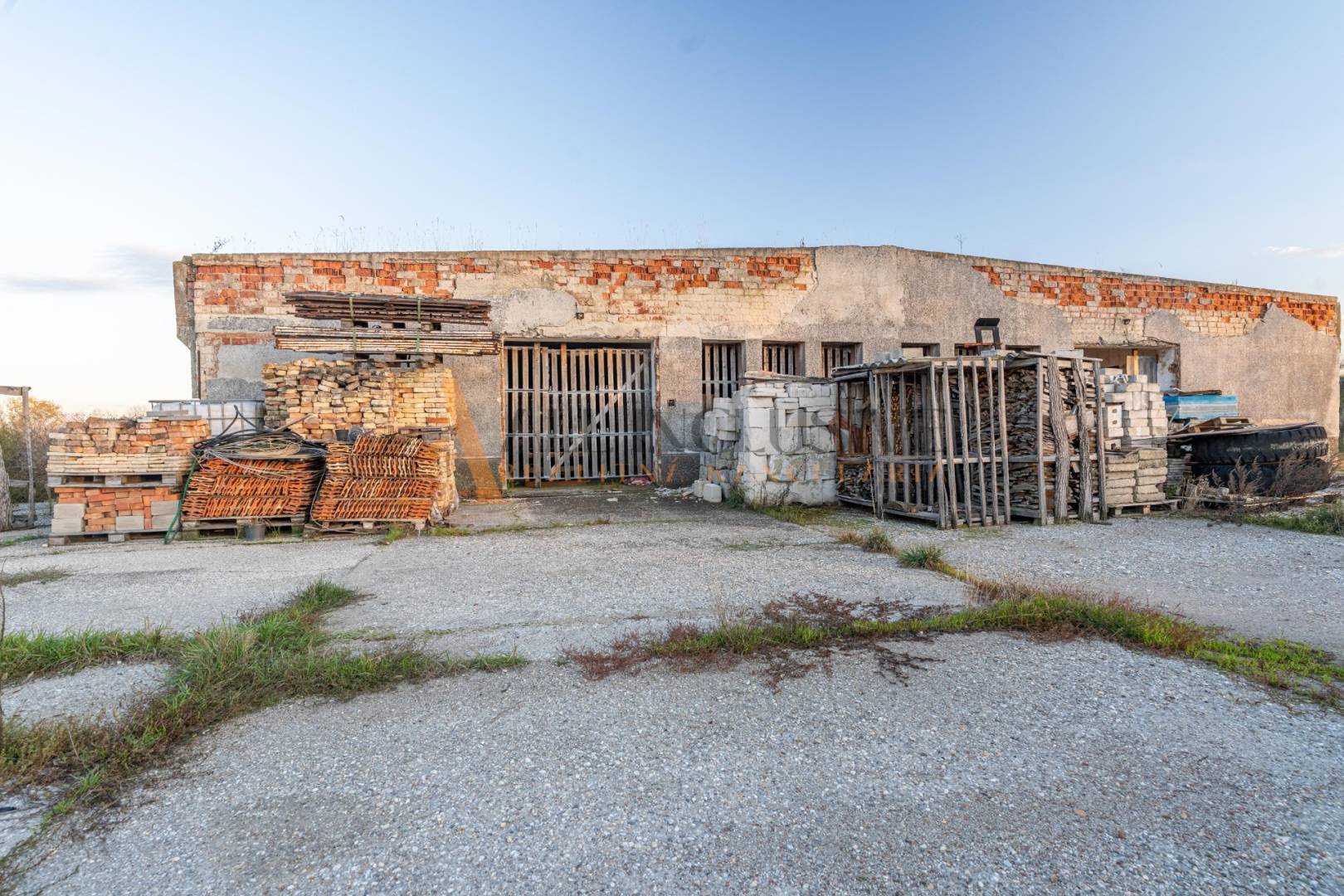 External property image