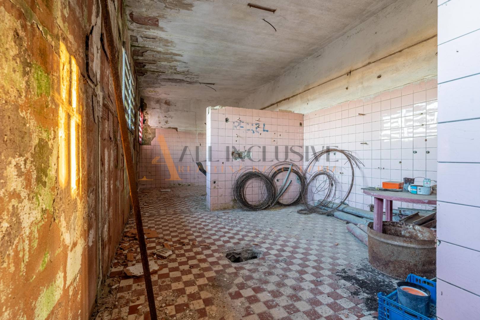 External property image