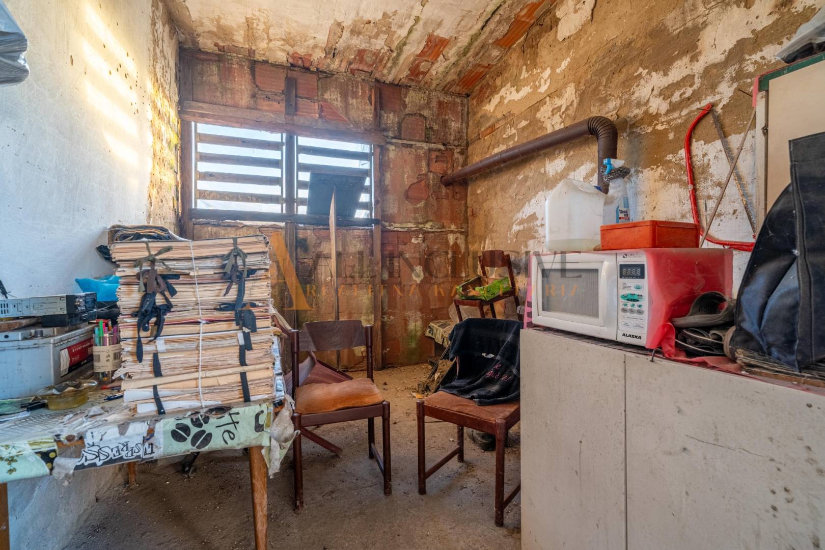 External property image