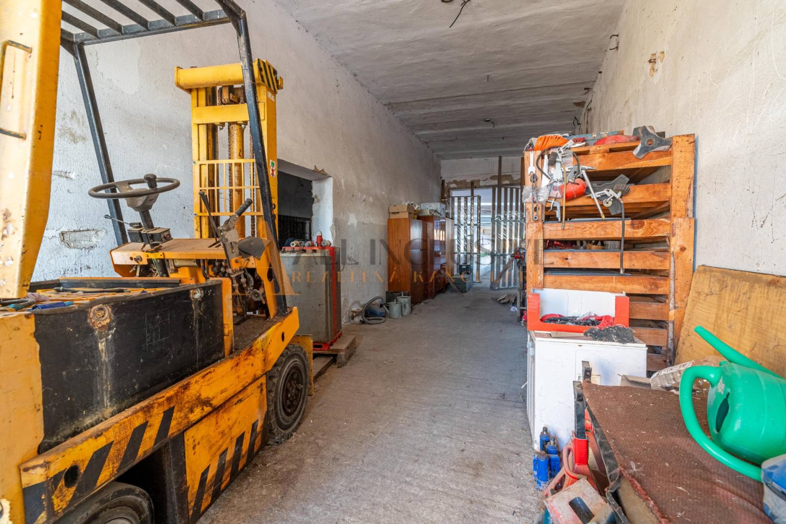 External property image