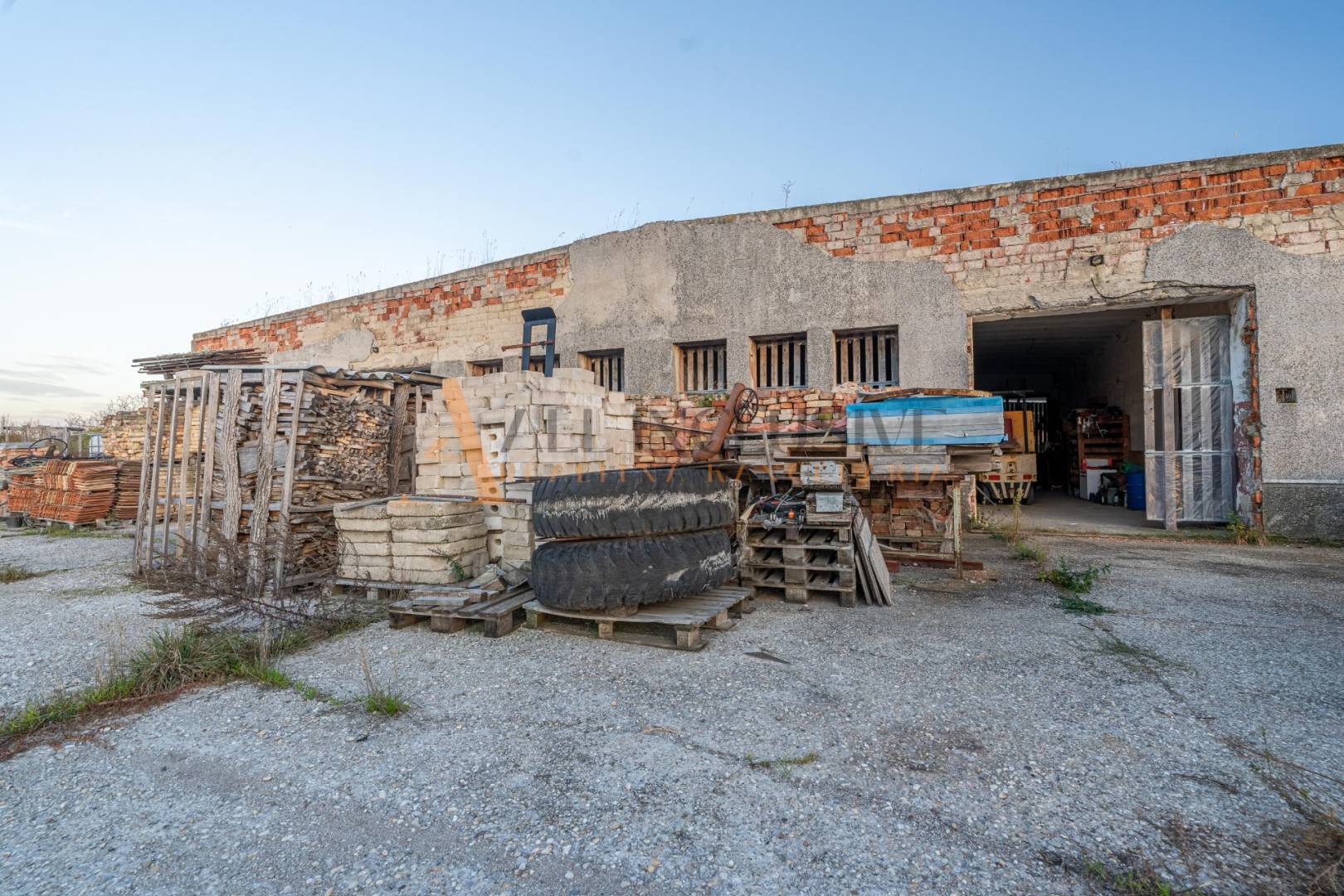 External property image