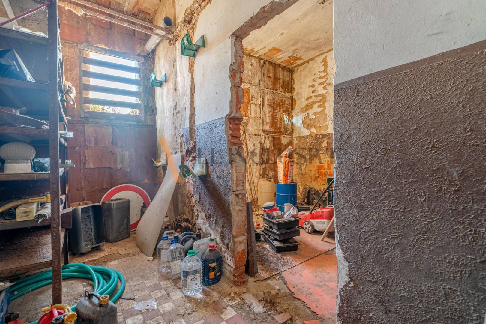 External property image