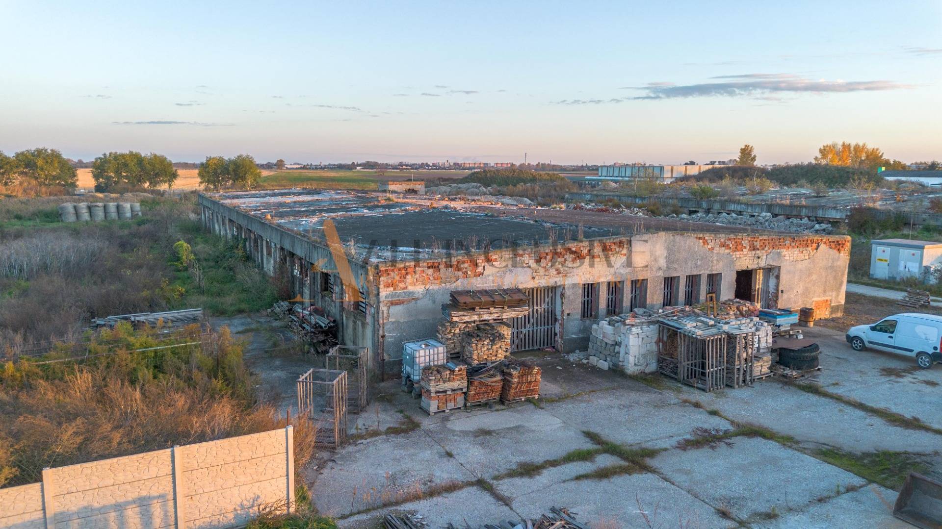 External property image