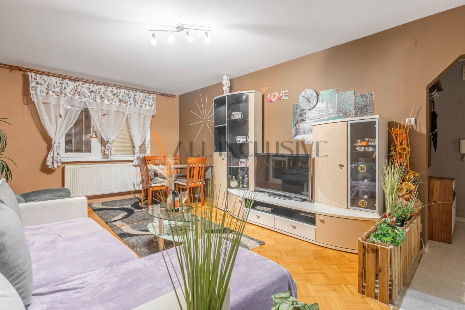 External property image