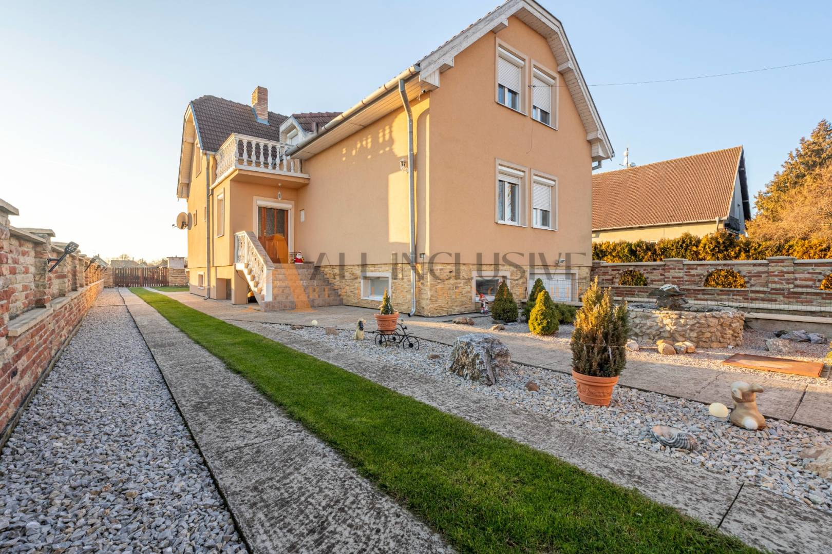 External property image