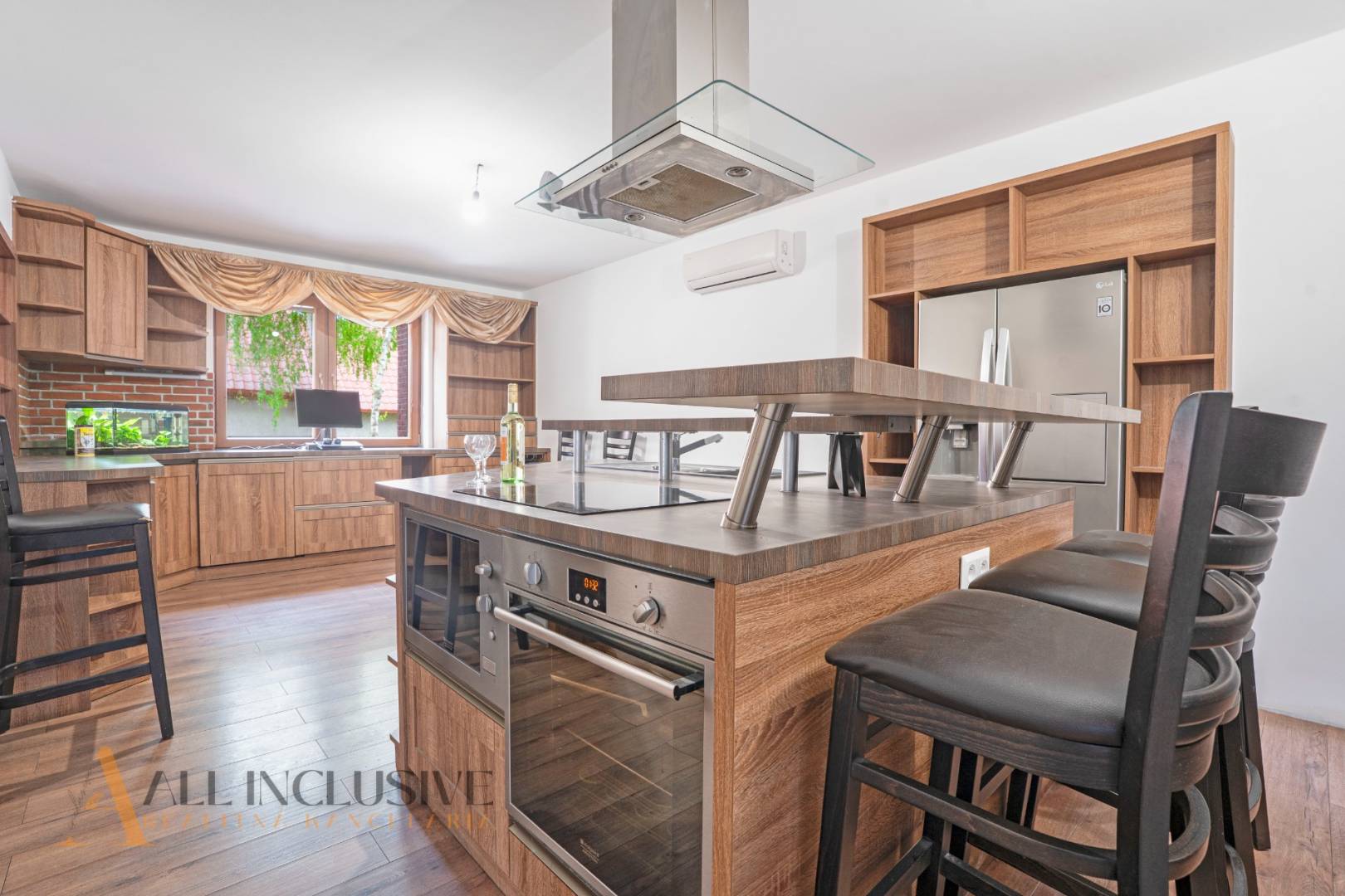 External property image