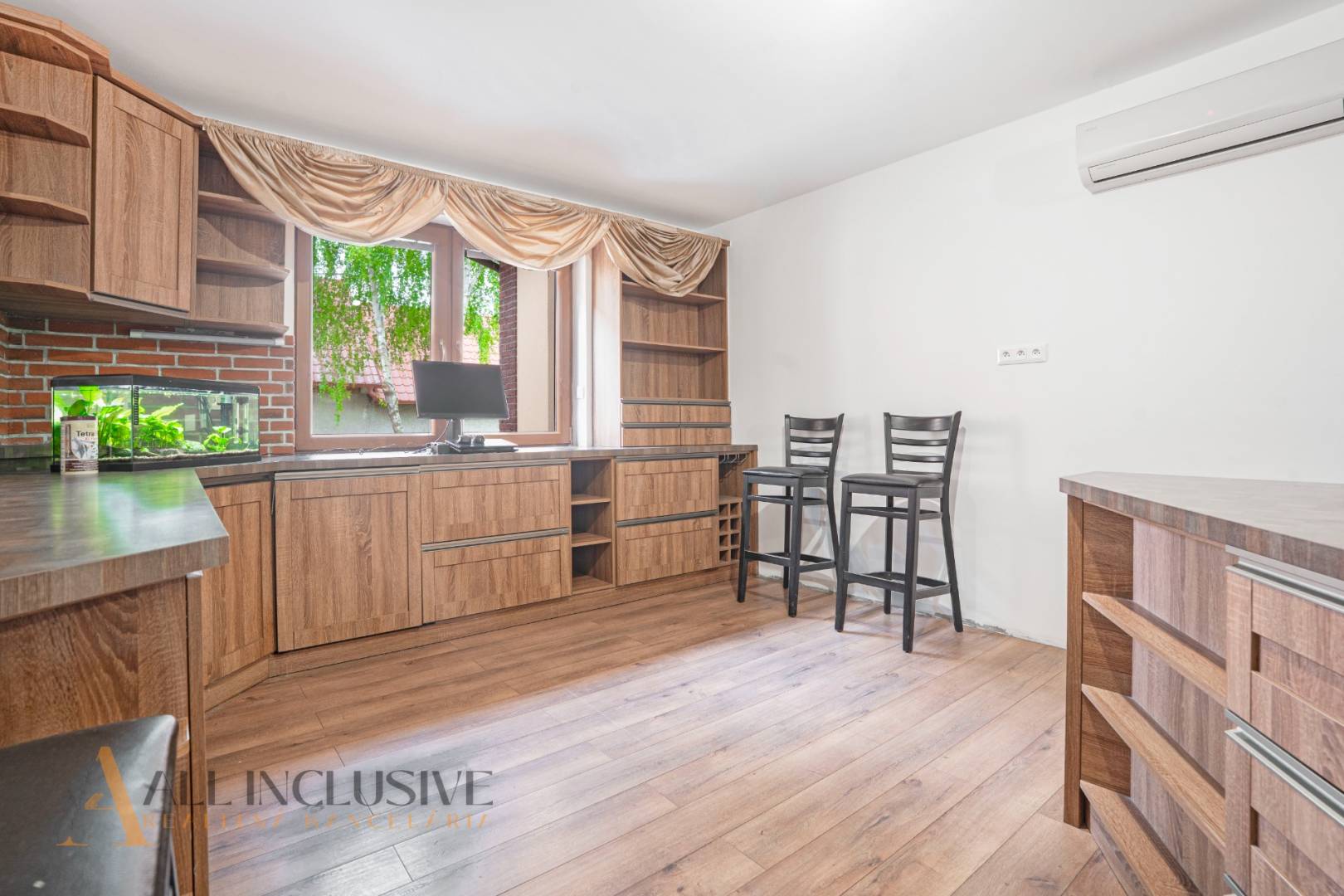 External property image