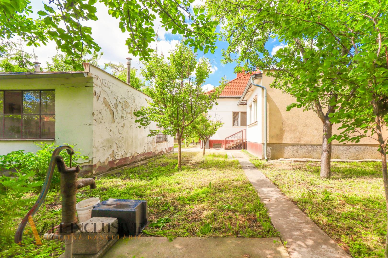 External property image