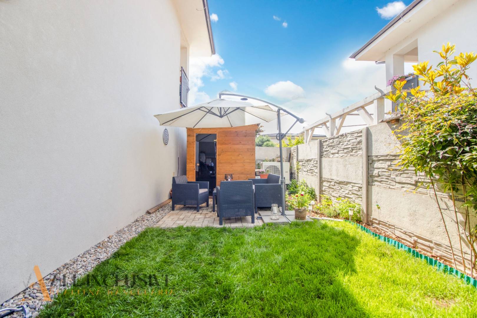 External property image