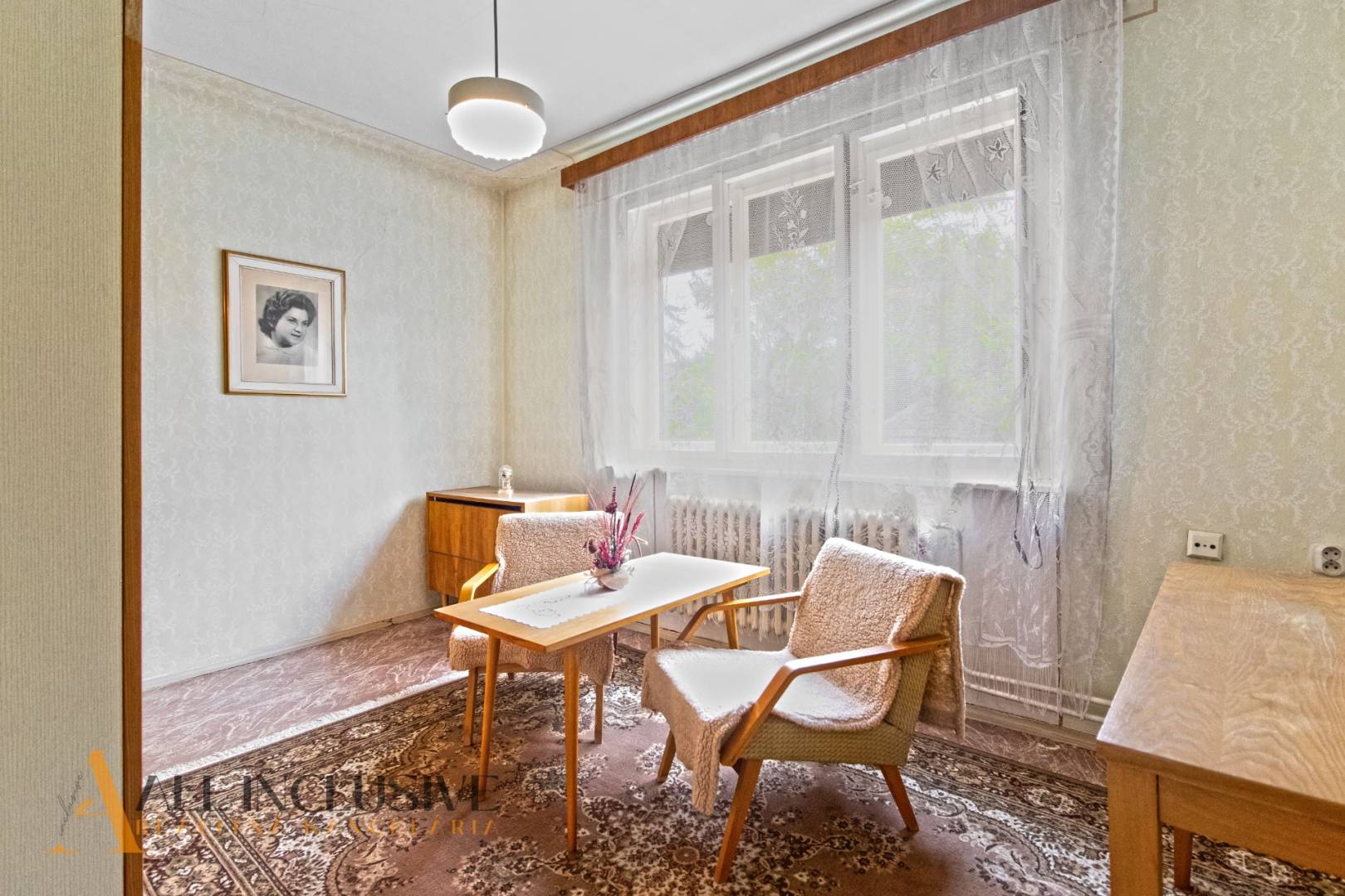 External property image