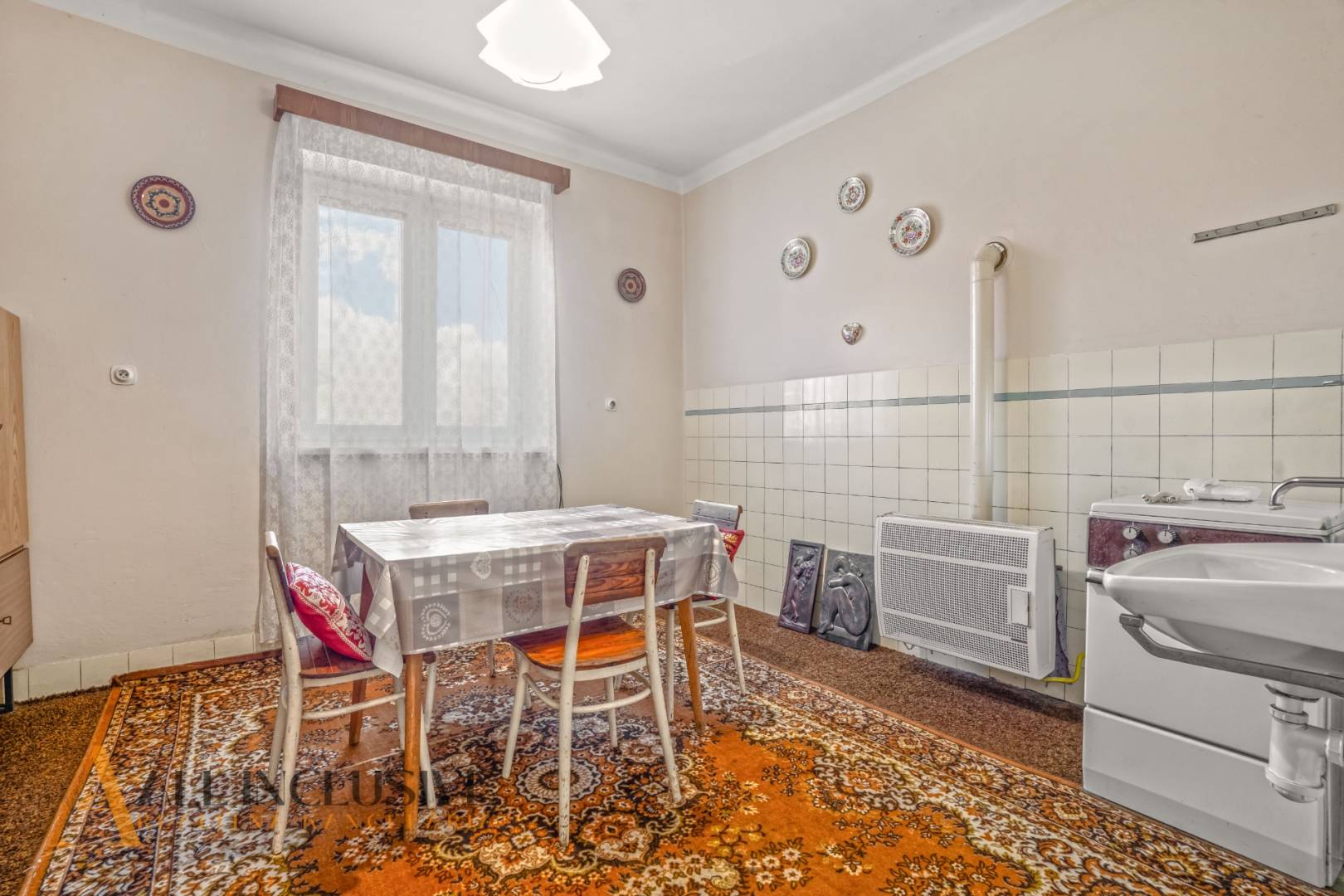 External property image