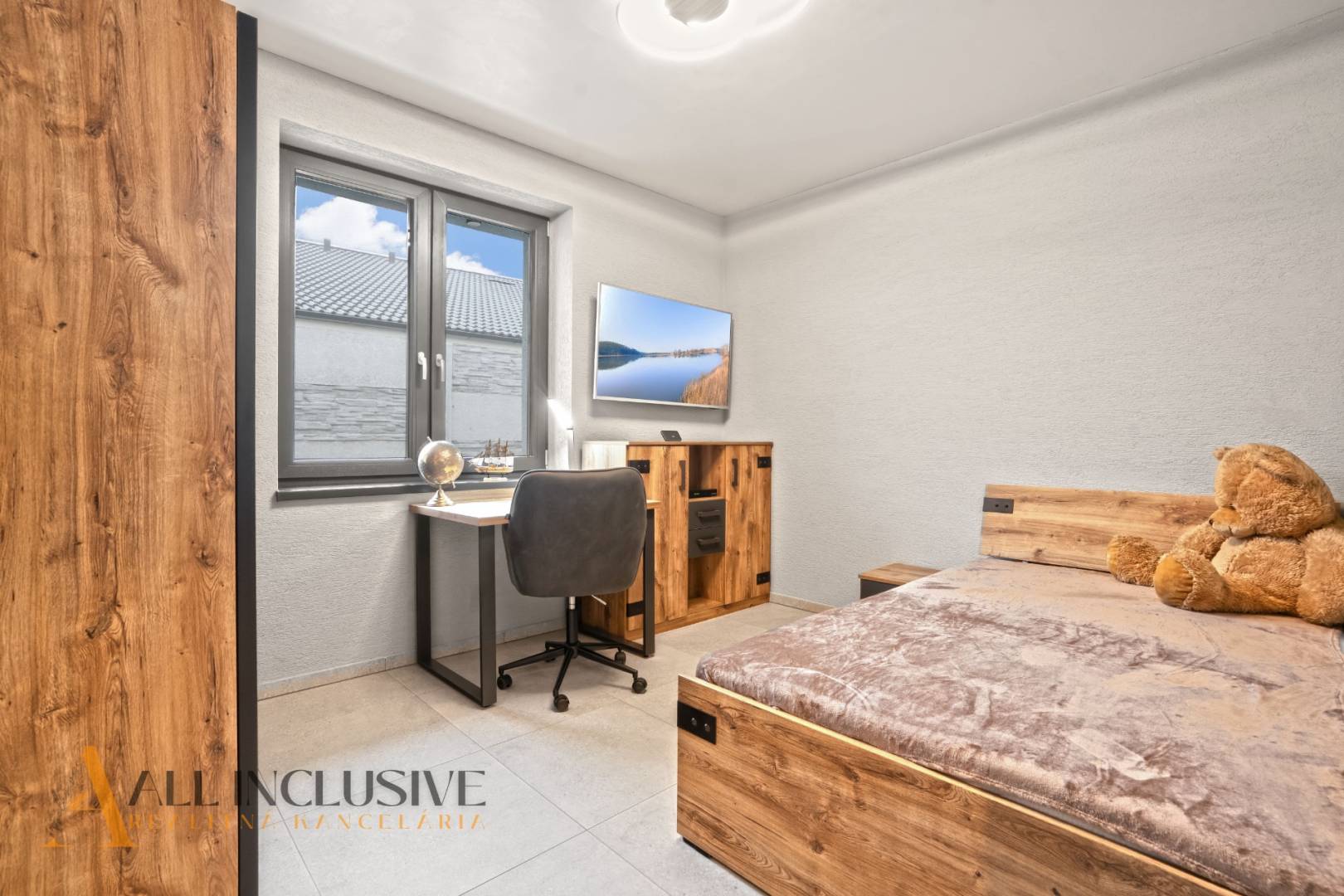 External property image