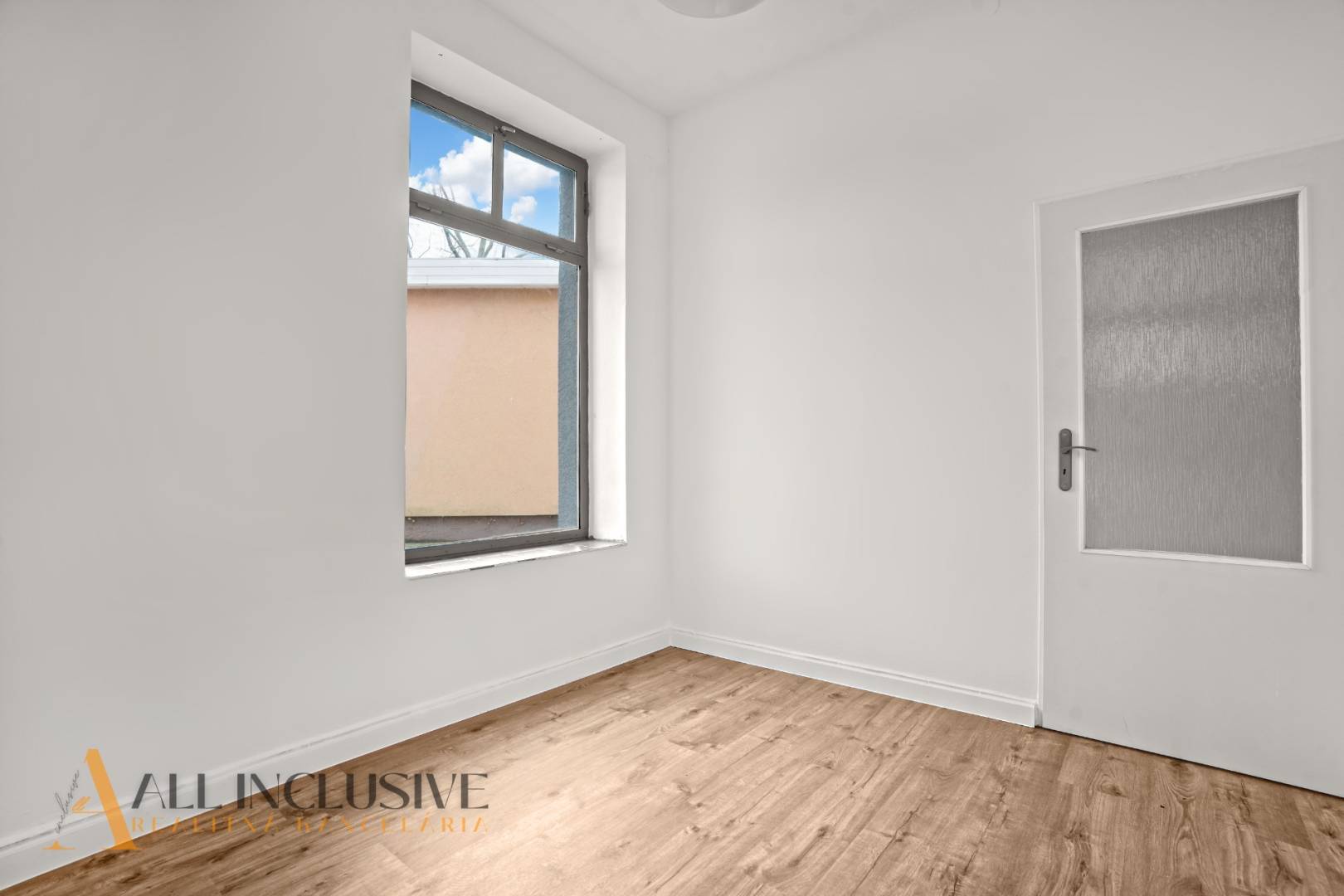 External property image