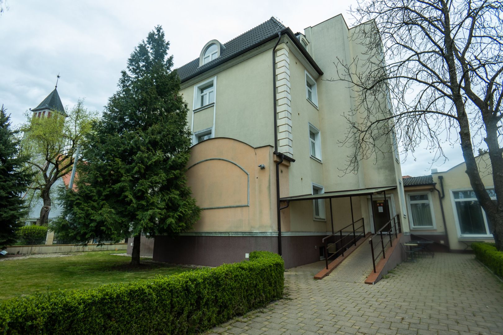 External property image