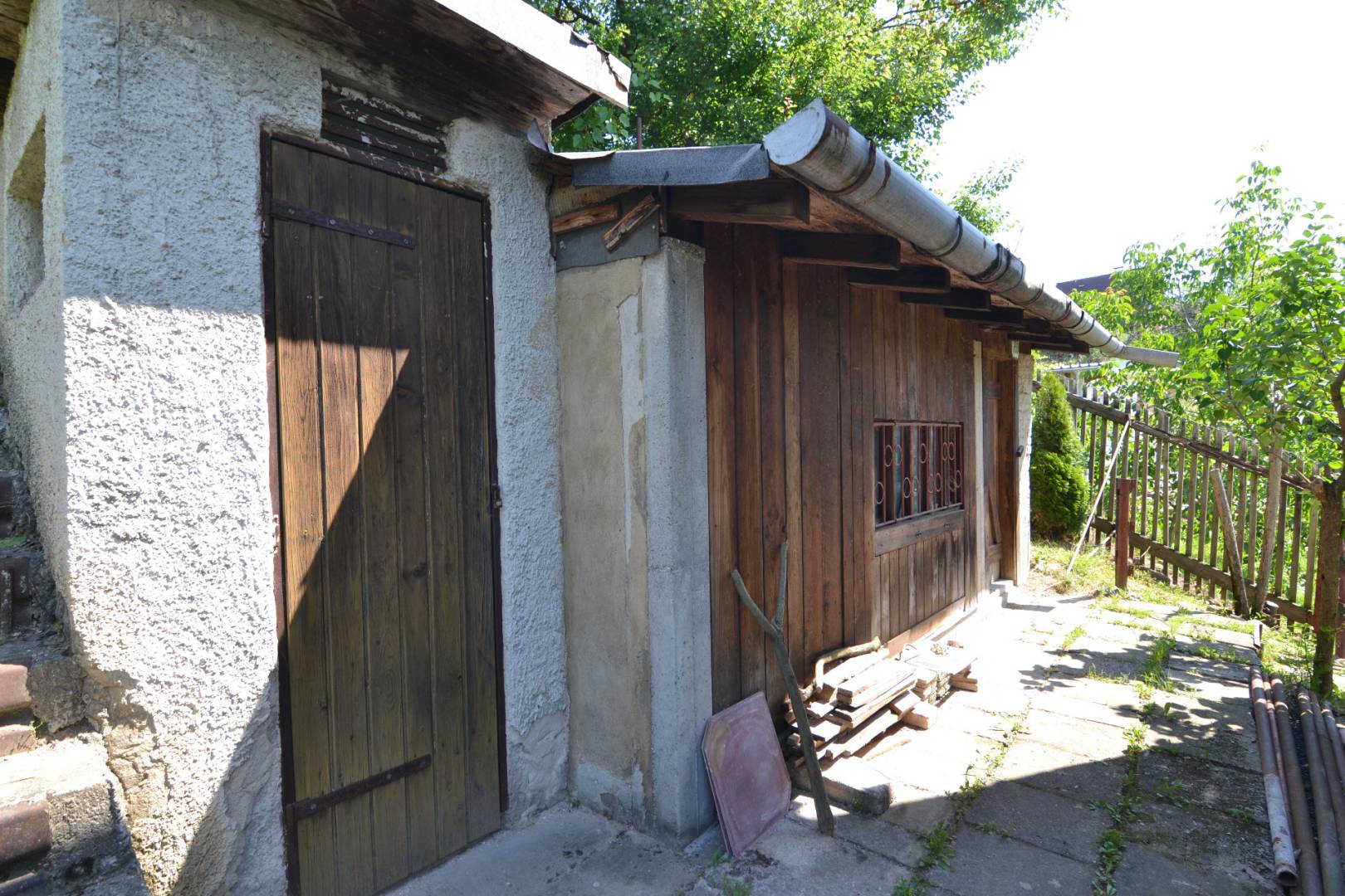 External property image