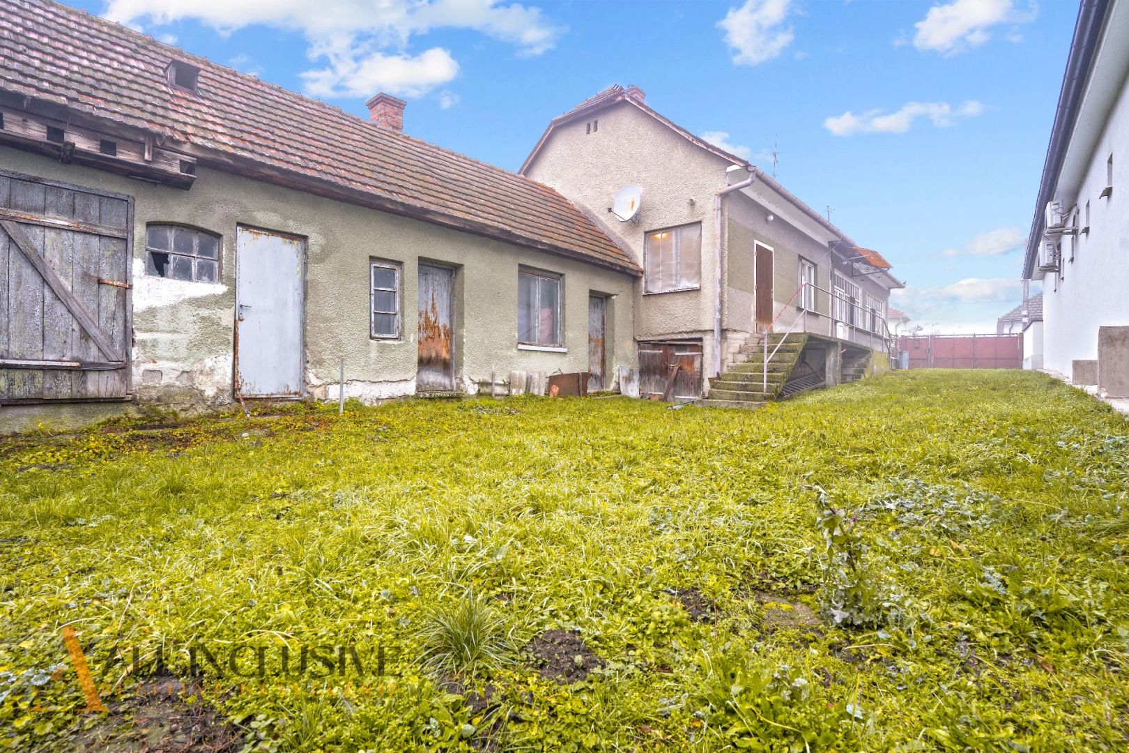 External property image