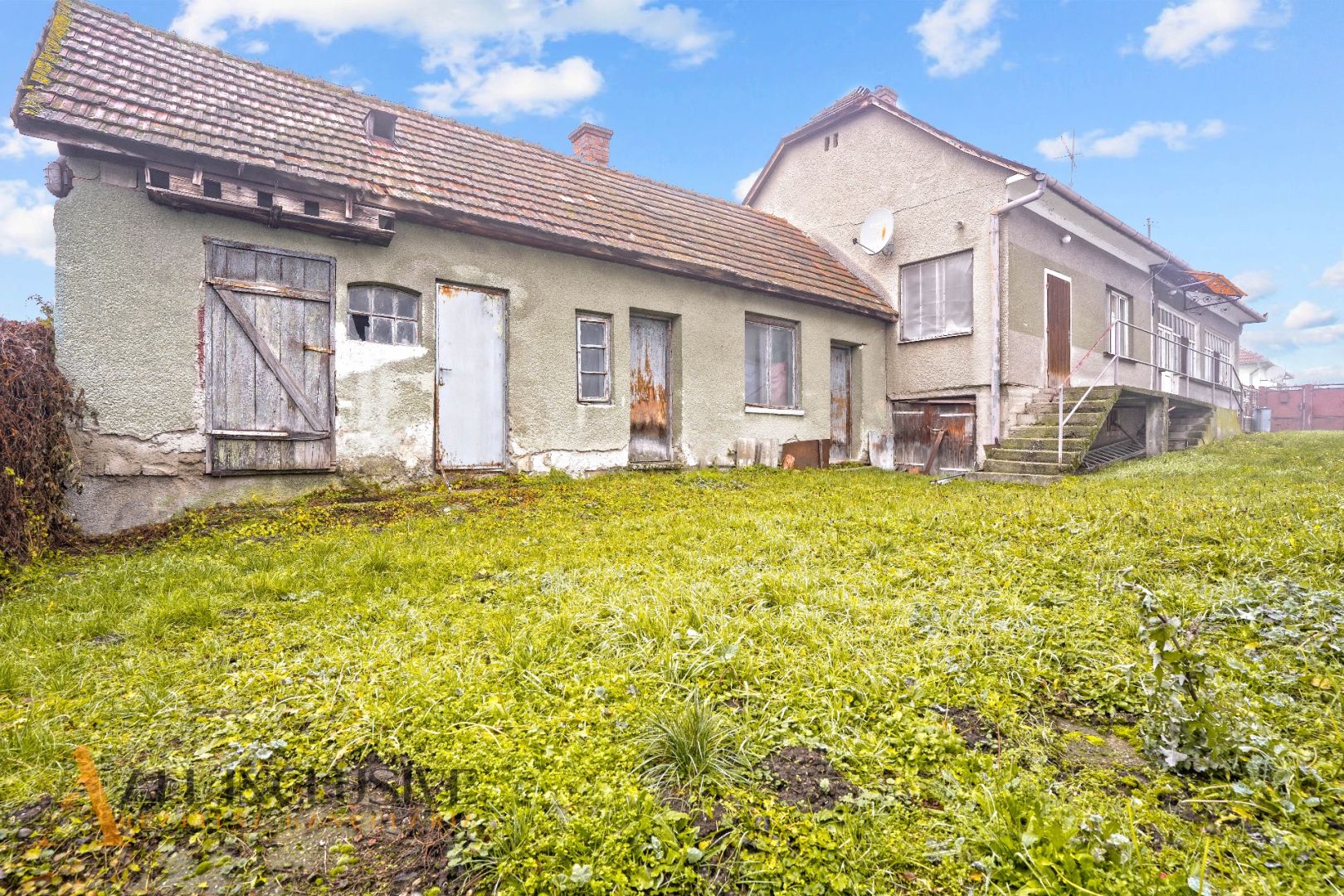 External property image