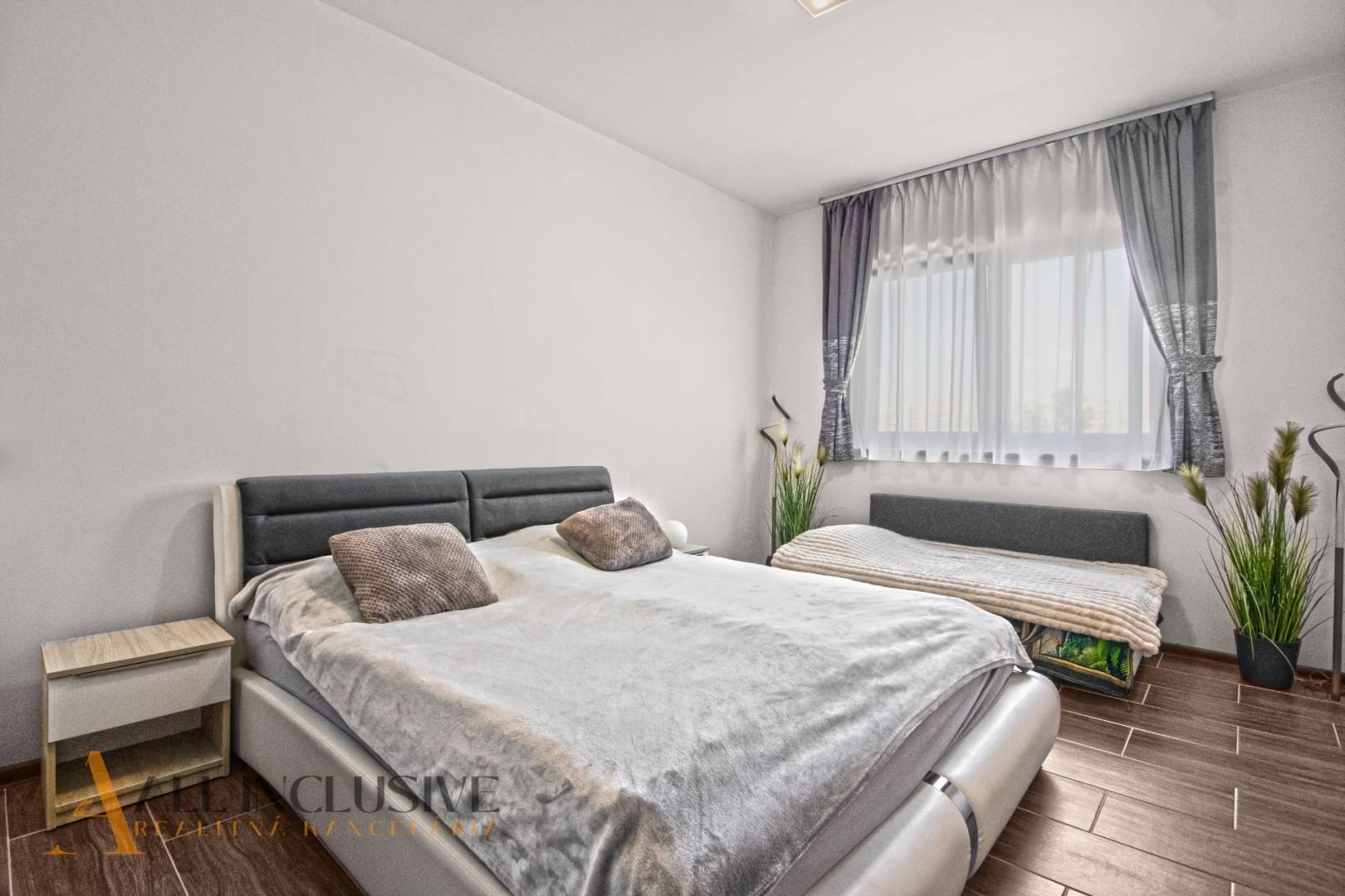 External property image