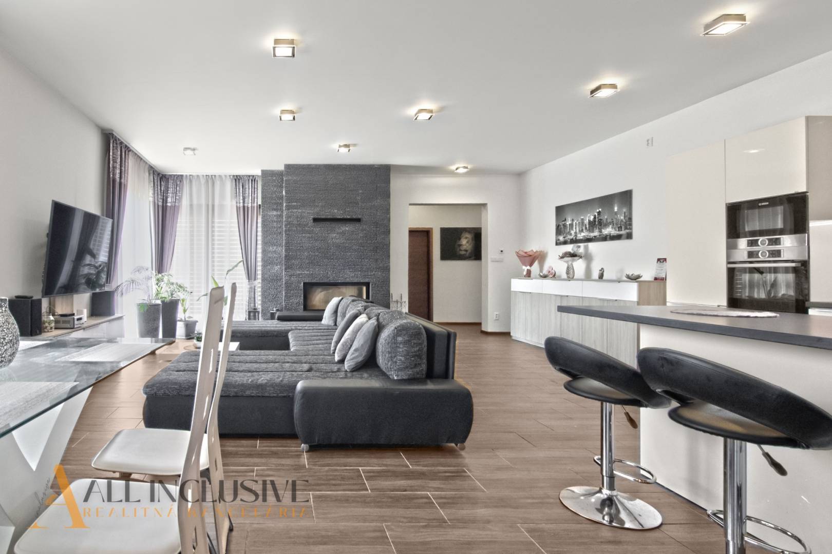 External property image