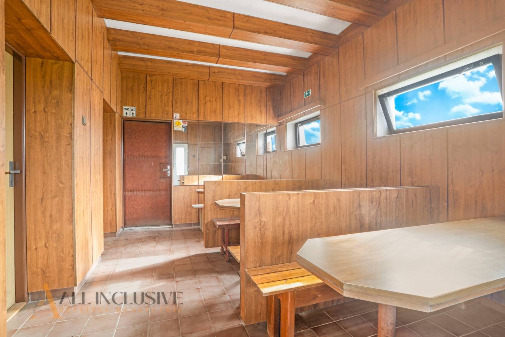 External property image