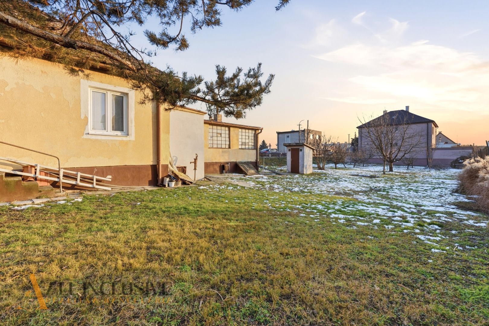 External property image