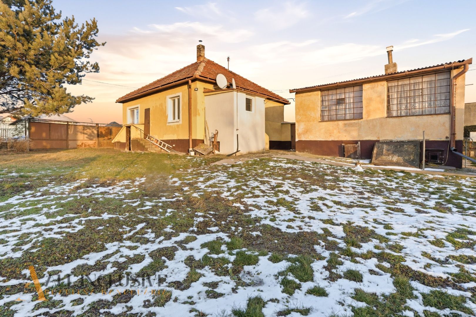 External property image