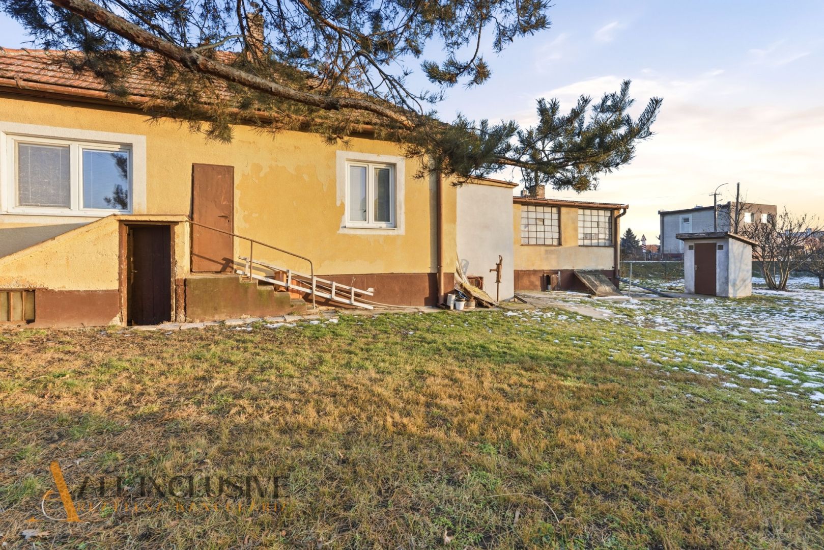 External property image