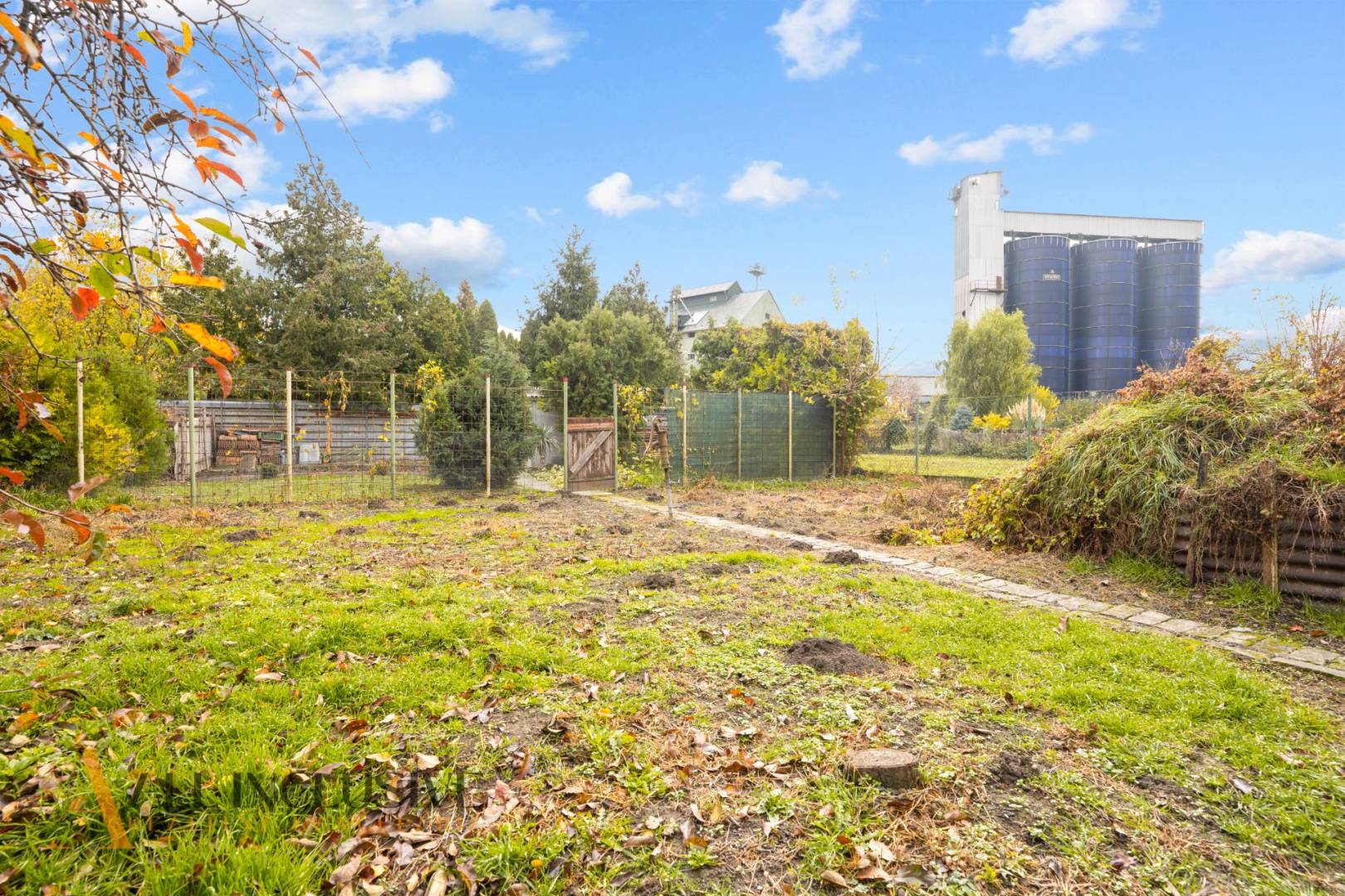 External property image