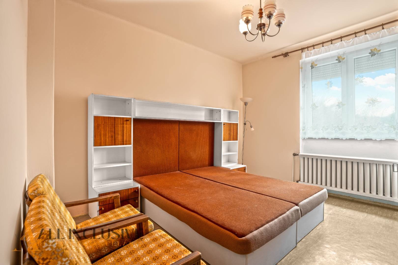 External property image