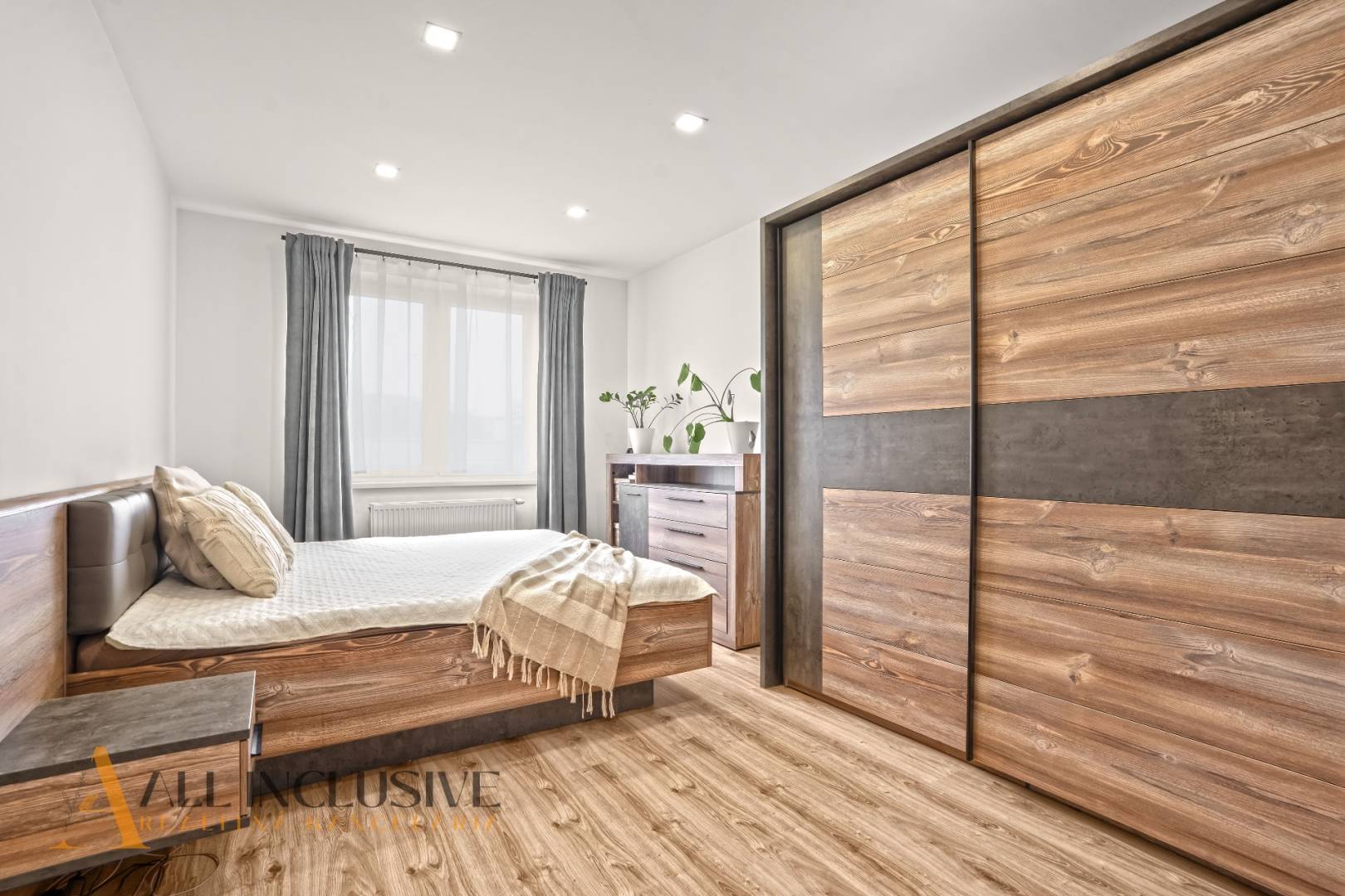 External property image