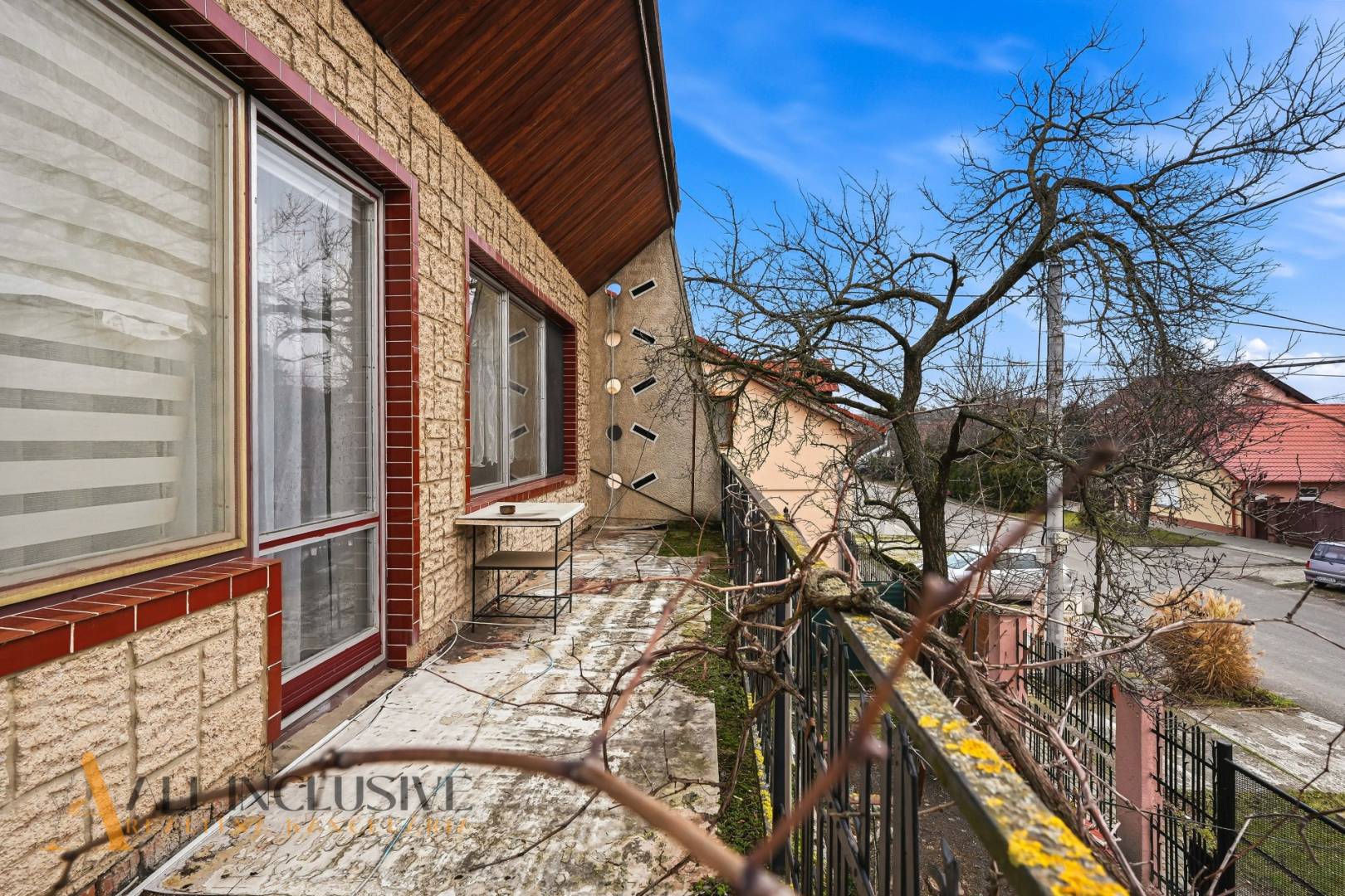 External property image