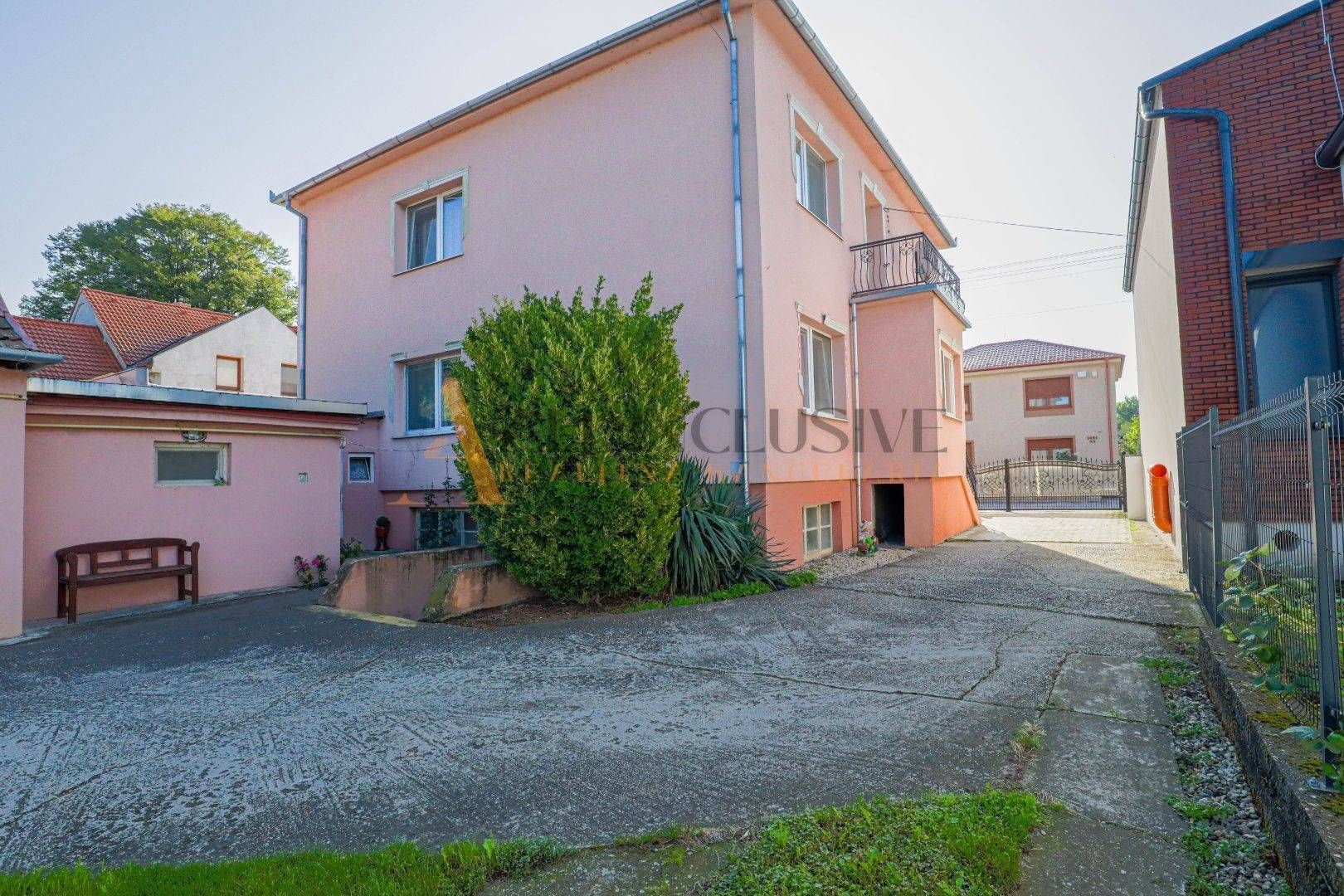 External property image