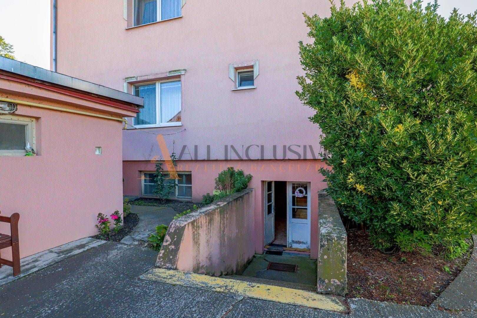 External property image